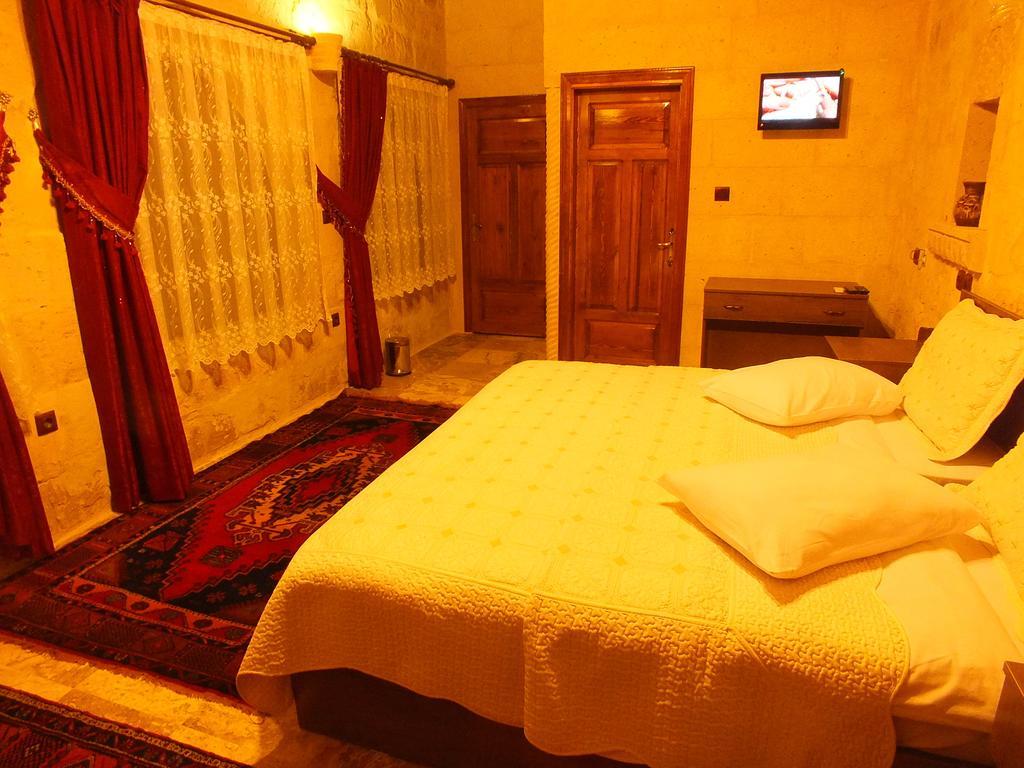 Dilek Tepesi Cave Hotel Ayvali Bilik gambar