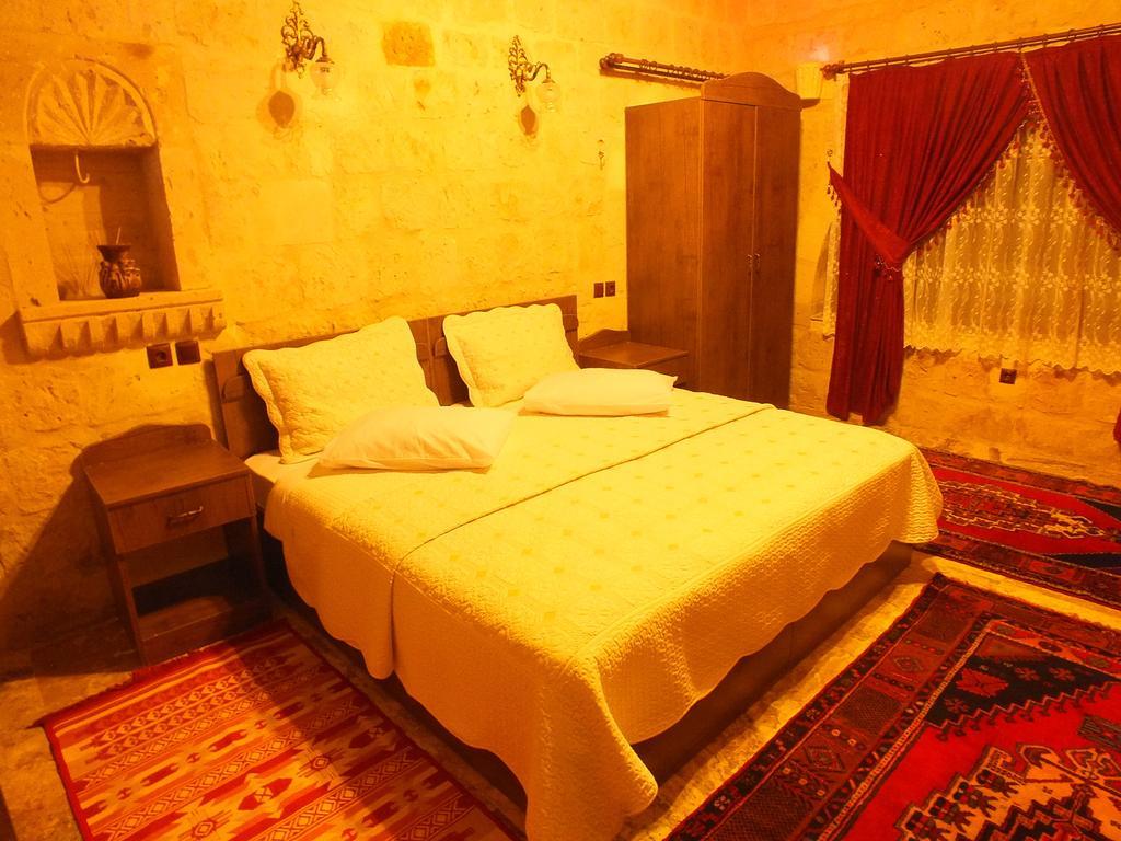 Dilek Tepesi Cave Hotel Ayvali Bilik gambar