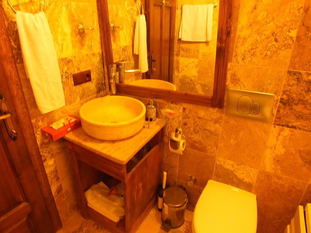 Dilek Tepesi Cave Hotel Ayvali Bilik gambar