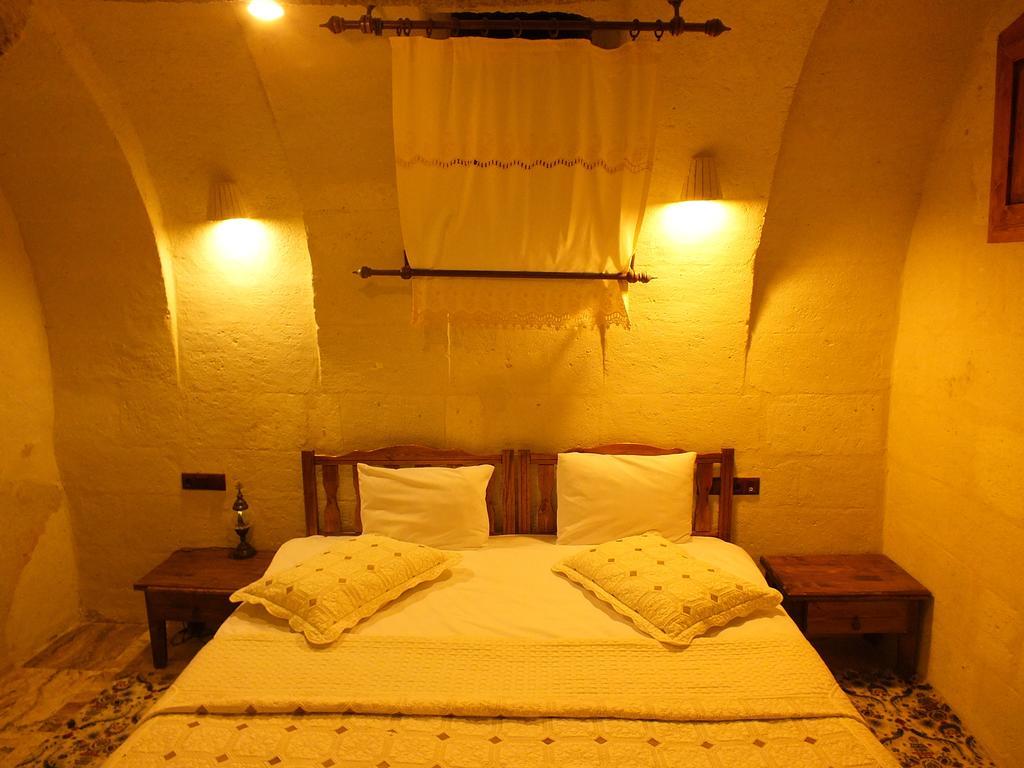 Dilek Tepesi Cave Hotel Ayvali Bilik gambar