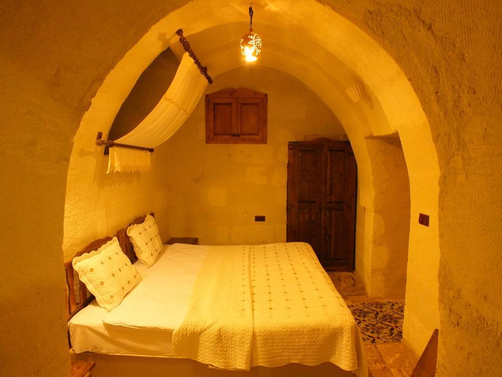 Dilek Tepesi Cave Hotel Ayvali Bilik gambar