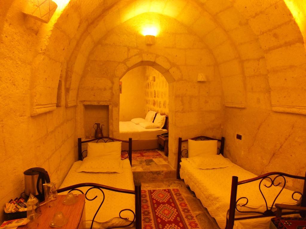Dilek Tepesi Cave Hotel Ayvali Bilik gambar